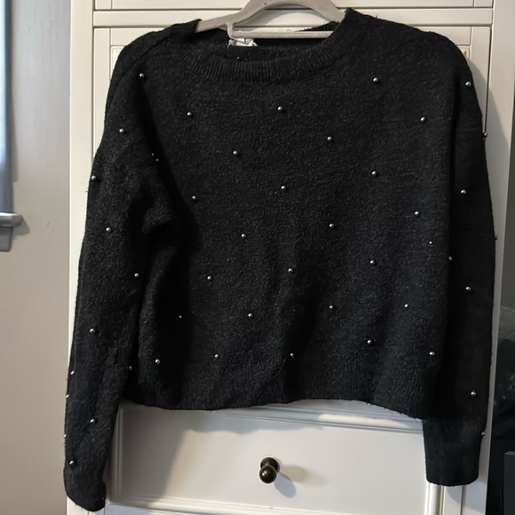 H&M Sweaters - H&M pearl sweater size M